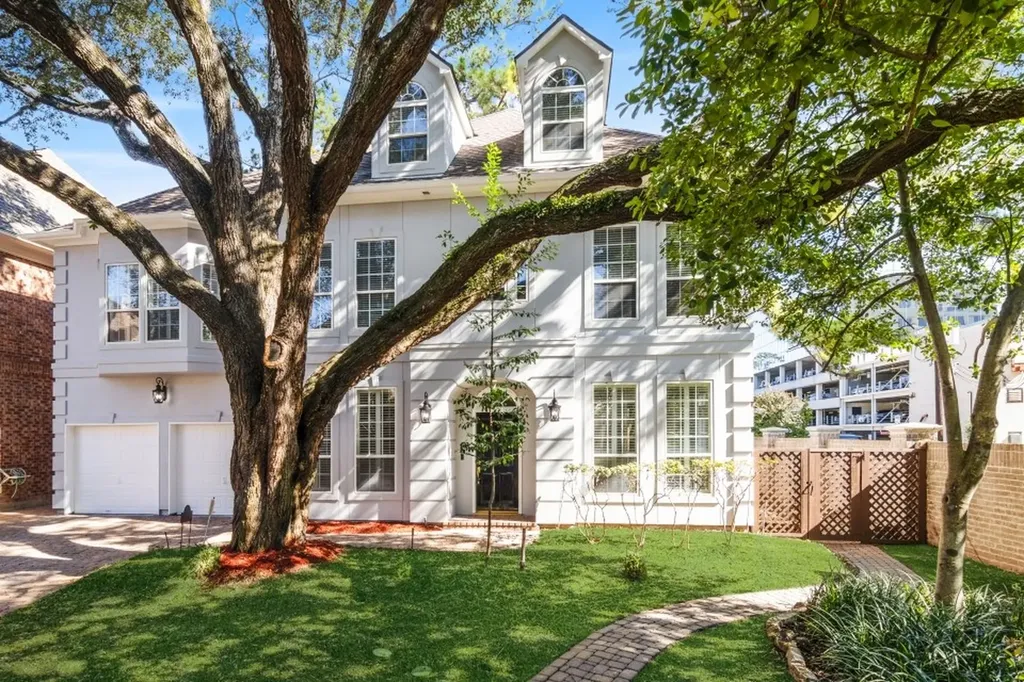 14 Pinewold Court Houston TX 77056