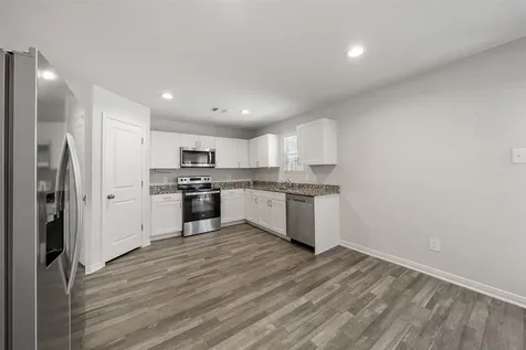 412 Del Monte Drive Huntsville TX 77320