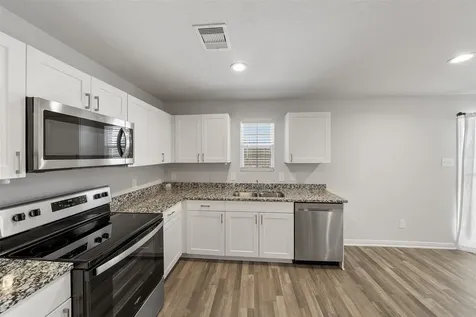 412 Del Monte Drive Huntsville TX 77320