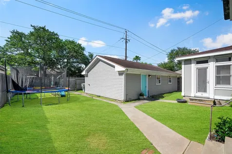 36 Cedar Lawn Circle Galveston TX 77551
