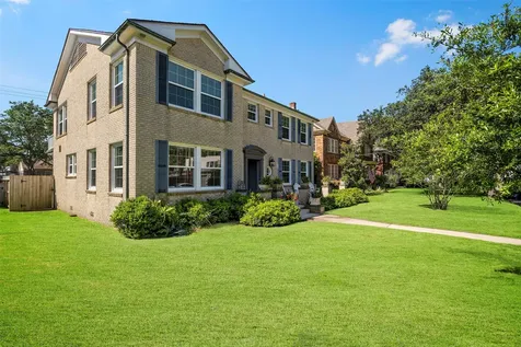 36 Cedar Lawn Circle Galveston TX 77551