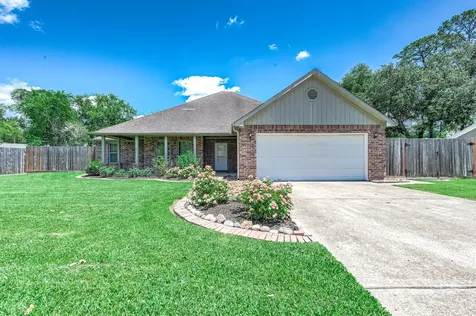 69 Briar Oak Court Alvin TX 77511