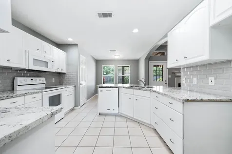 69 Briar Oak Court Alvin TX 77511