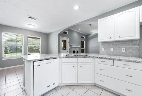 69 Briar Oak Court Alvin TX 77511
