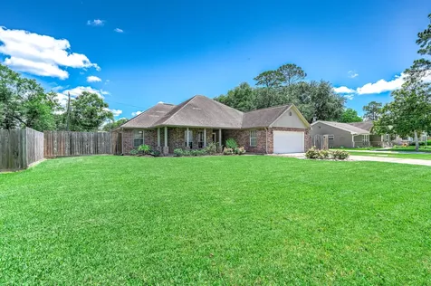 69 Briar Oak Court Alvin TX 77511