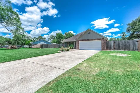69 Briar Oak Court Alvin TX 77511