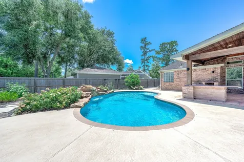 69 Briar Oak Court Alvin TX 77511