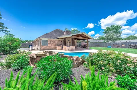 69 Briar Oak Court Alvin TX 77511