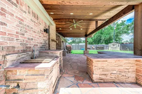 69 Briar Oak Court Alvin TX 77511