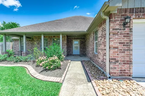 69 Briar Oak Court Alvin TX 77511