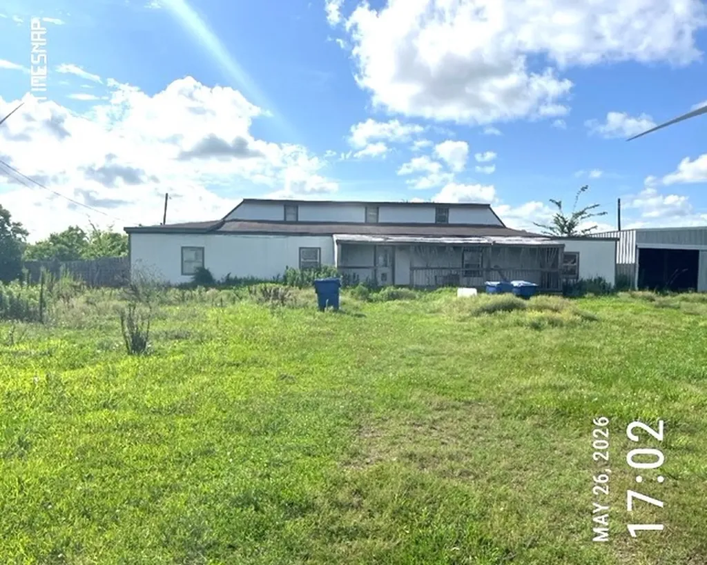 691 County Road 174 Bay City TX 77414