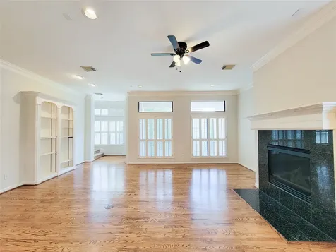 604 Reinerman Street Houston TX 77007