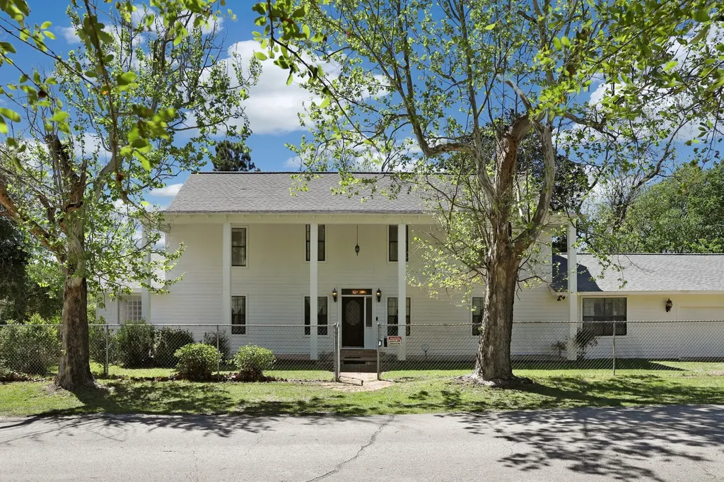 201 N Magnolia Street Corrigan TX 75939