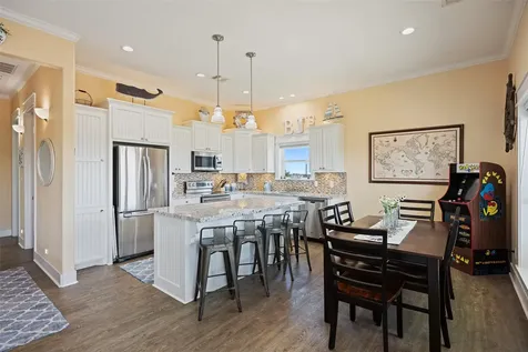 2569 Palm Drive Crystal Beach TX 77650