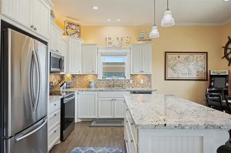 2569 Palm Drive Crystal Beach TX 77650