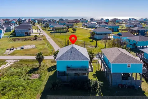 2569 Palm Drive Crystal Beach TX 77650