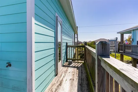 2569 Palm Drive Crystal Beach TX 77650