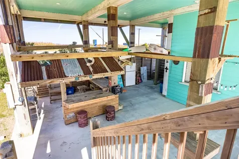 2569 Palm Drive Crystal Beach TX 77650