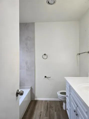 2101 Fountain View Drive 27 Houston TX 77057