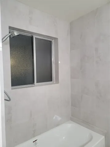 2101 Fountain View Drive 27 Houston TX 77057