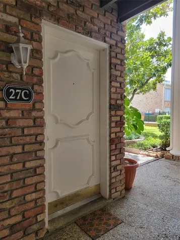 2101 Fountain View Drive 27 Houston TX 77057