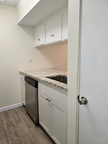 2101 Fountain View Drive 27 Houston TX 77057