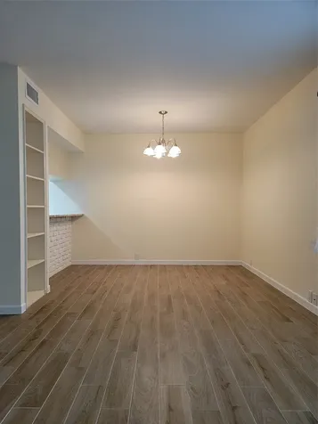 2101 Fountain View Drive 27 Houston TX 77057