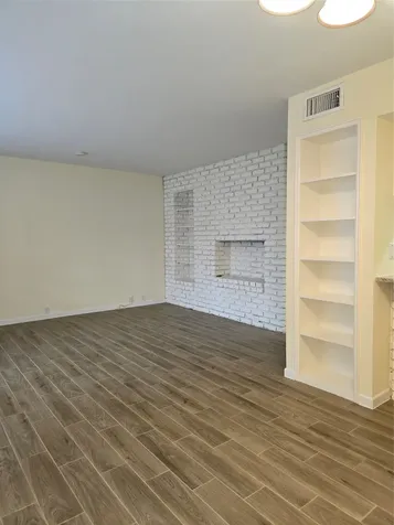 2101 Fountain View Drive 27 Houston TX 77057