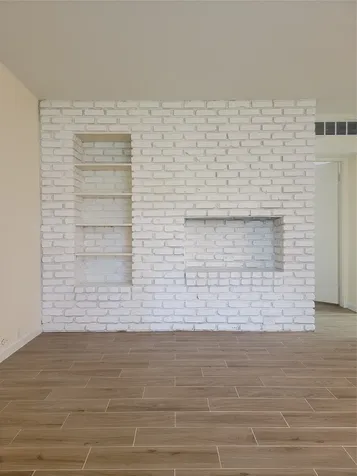 2101 Fountain View Drive 27 Houston TX 77057