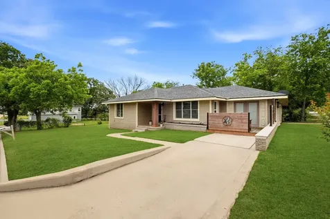 107 Sayles Street Brenham TX 77833
