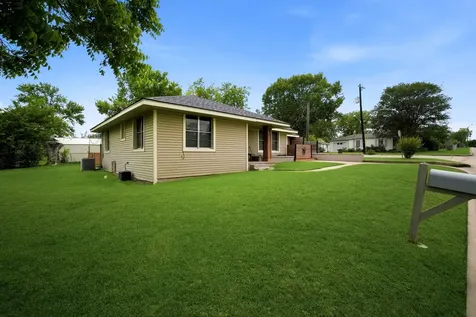 107 Sayles Street Brenham TX 77833