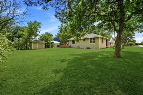 107 Sayles Street Brenham TX 77833