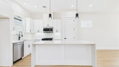 4508 Robertson Houston TX 77009