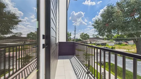 4508 Robertson Houston TX 77009