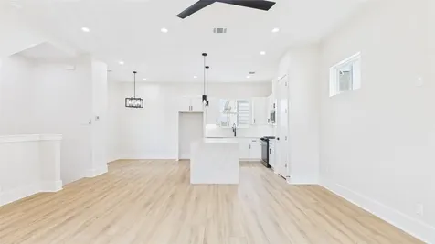 4508 Robertson Houston TX 77009