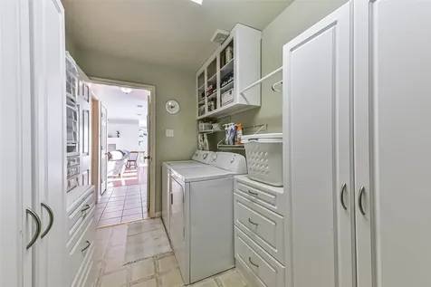1116 Lake Shore Drive Pearland TX 77581
