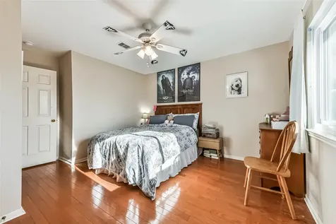 1116 Lake Shore Drive Pearland TX 77581
