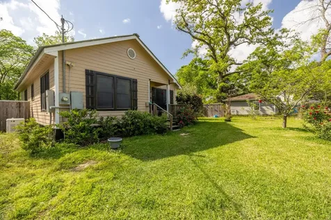 708 Plum Grove Road Cleveland TX 77327