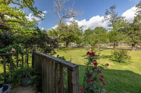 708 Plum Grove Road Cleveland TX 77327