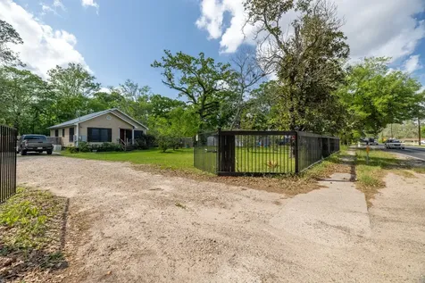708 Plum Grove Road Cleveland TX 77327