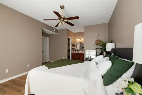 10047 Westpark Drive 33 Houston TX 77042