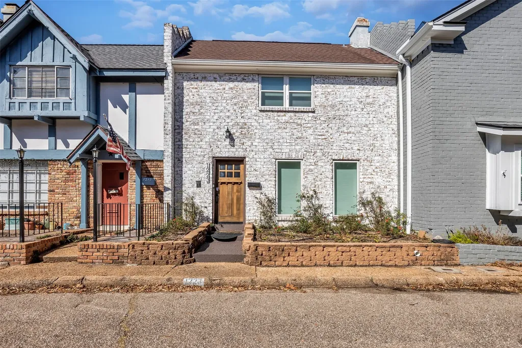 1223 Saxony Lane Houston TX 77058