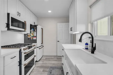 1223 Saxony Lane Houston TX 77058