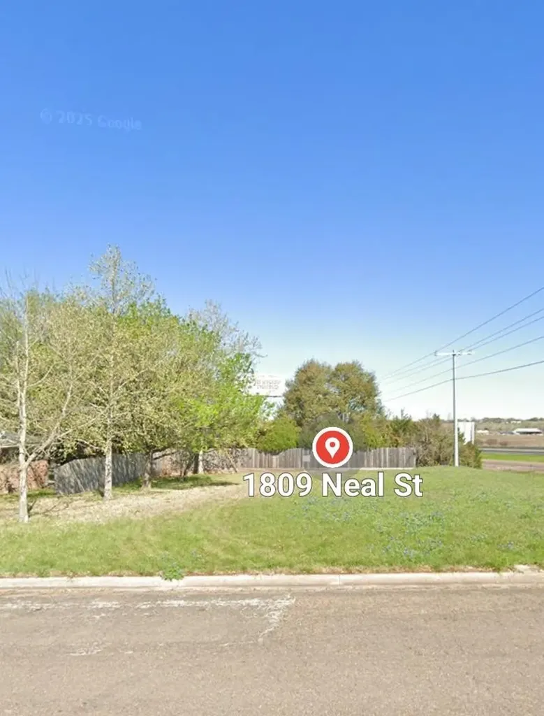 1809 Neal Street Navasota TX 77868
