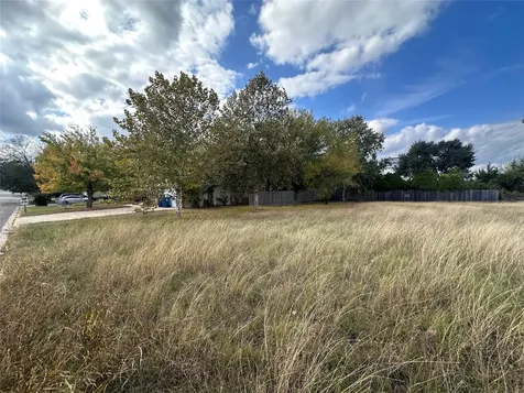1809 Neal Street Navasota TX 77868