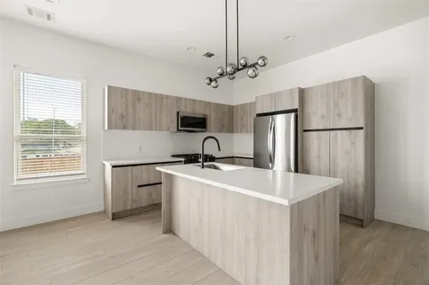 107 Tolima Dove Street Houston TX 77018