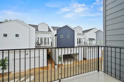 107 Tolima Dove Street Houston TX 77018