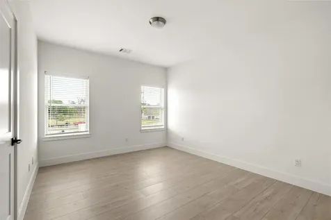107 Tolima Dove Street Houston TX 77018