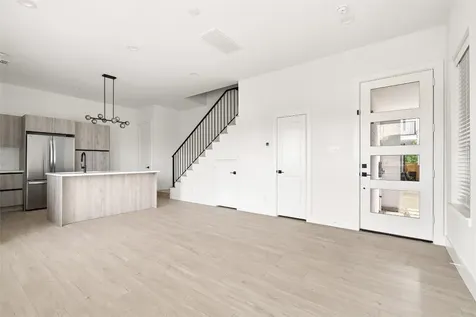107 Tolima Dove Street Houston TX 77018