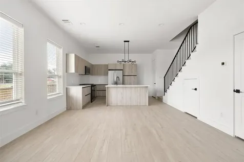 107 Tolima Dove Street Houston TX 77018